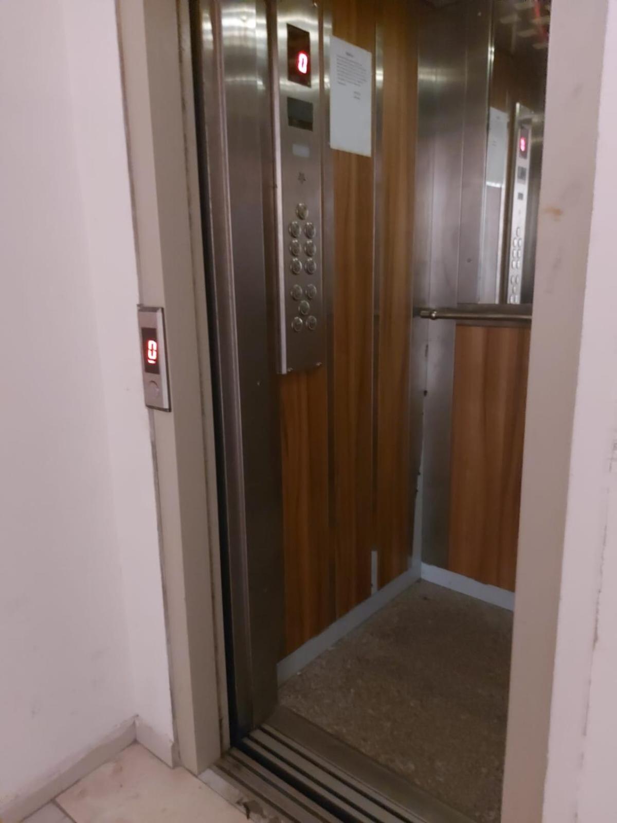 Bral Apartments 8 Two-Bedroom Beachfront Durres Ngoại thất bức ảnh