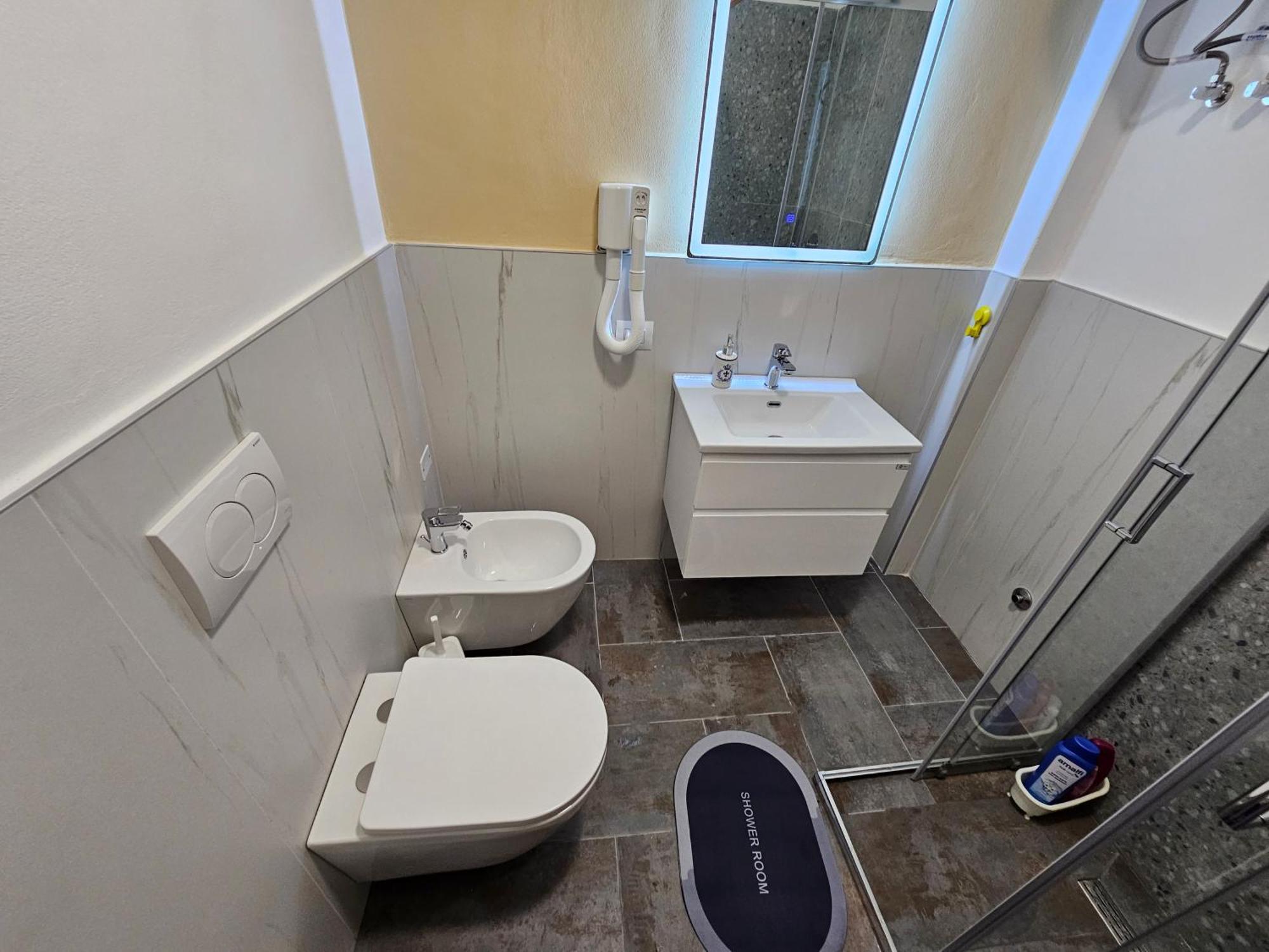 Bral Apartments 8 Two-Bedroom Beachfront Durres Ngoại thất bức ảnh